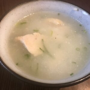 鶏のぶつ切りのサムゲタン風スープ